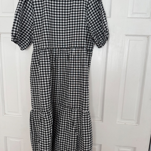 Cute black and white gingham dress! - Picture 2 of 2